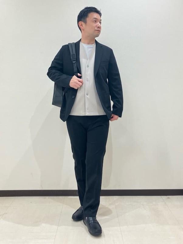 cardigan-with-suit 05.jpg